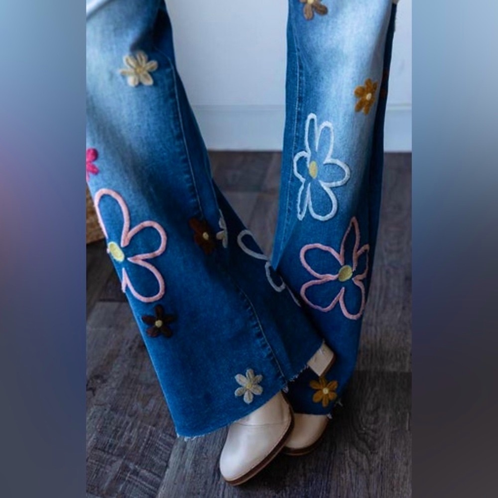 Oli & Hali 70s Retro Hippie Floral Embroidered Straight Wide Leg Jeans - Picture 6 of 12